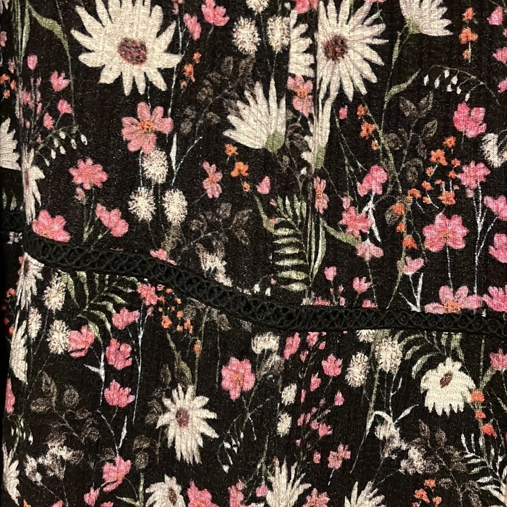 EUC Women’s Maurices Floral tank size XL​​ - Picture 4 of 5